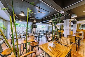 At Home Apartment Hotel