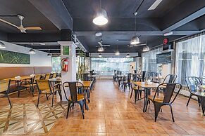 At Home Apartment Hotel