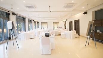 7 Apple Resort Lonavala