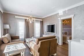 Ena Boutique Hotel & Residences