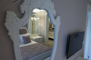 Ena Boutique Hotel & Residences