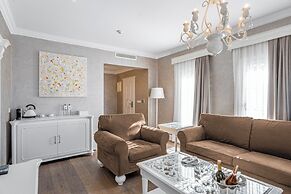 Ena Boutique Hotel & Residences