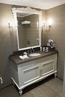 Ena Boutique Hotel & Residences