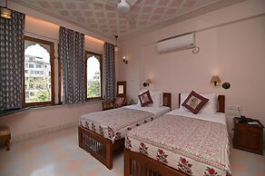 Om Niwas Suite Hotel