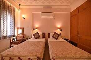 Om Niwas Suite Hotel