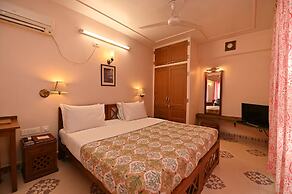 Om Niwas Suite Hotel