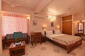 Om Niwas Suite Hotel