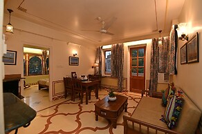 Om Niwas Suite Hotel