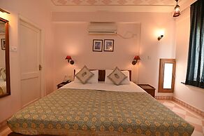 Om Niwas Suite Hotel