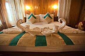 Symphony Palms Beach Resort