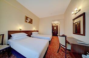 Central Hotel