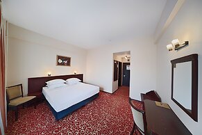 Central Hotel