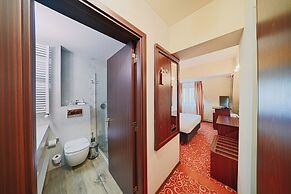 Central Hotel