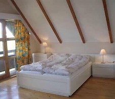 Reykjavik Peace Center - Guesthouse