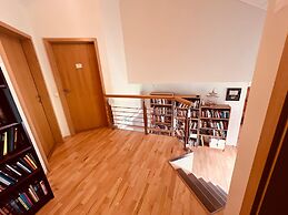 Reykjavik Peace Center - Guesthouse