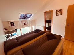 Reykjavik Peace Center - Guesthouse