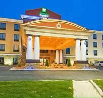 Holiday Inn Express Hotel & Suites Fulton by IHG