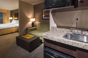 Holiday Inn Express Hotel & Suites Hays by IHG