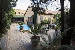 Le Cozmo Guest House