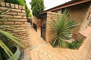 Le Cozmo Guest House