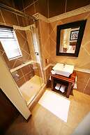 Le Cozmo Guest House