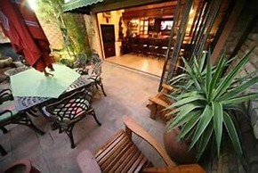 Le Cozmo Guest House