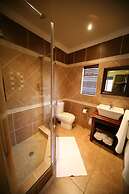 Le Cozmo Guest House