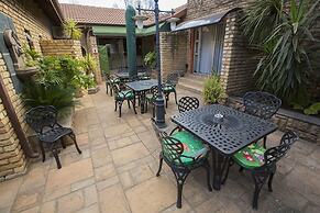 Le Cozmo Guest House