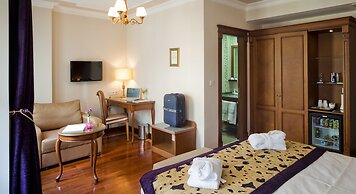 GLK PREMIER The Home Suites & Spa - Boutique Class