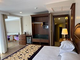 GLK PREMIER The Home Suites & Spa - Boutique Class