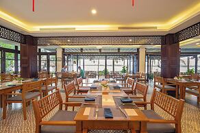 Vinh Hung Riverside Resort & Spa