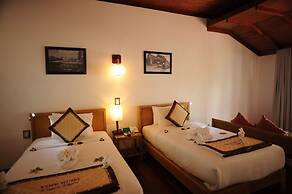 Vinh Hung Riverside Resort & Spa