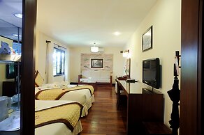 Vinh Hung Riverside Resort & Spa