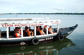 Vinh Hung Riverside Resort & Spa