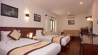 Vinh Hung Riverside Resort & Spa