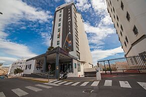 Hotel La Familia Gallo Rojo