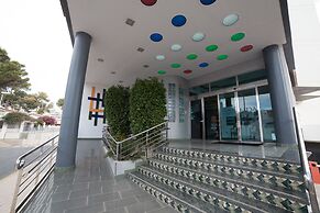 Hotel La Familia Gallo Rojo