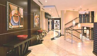 Premier Hotel OR Tambo