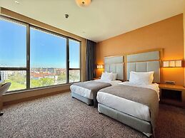 The Green Park Pendik