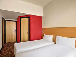 ibis Sharq Kuwait