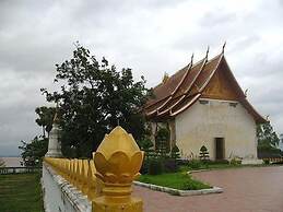 Inthira Thakhek