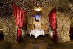 Optima Collection Kamianets-Podilskyi