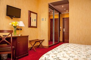 Optima Collection Kamianets-Podilskyi