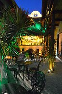 Lo Nuestro Petit Hotel