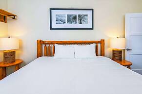 Calabogie Peaks Hotel, Ascend Hotel Collection