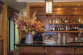 Calabogie Peaks Hotel, Ascend Hotel Collection