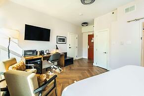 Calabogie Peaks Hotel, Ascend Hotel Collection
