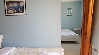 Golden Moon Apart Hotel