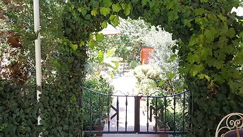 Golden Moon Apart Hotel