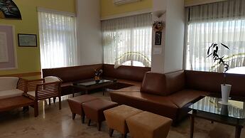 Golden Moon Apart Hotel